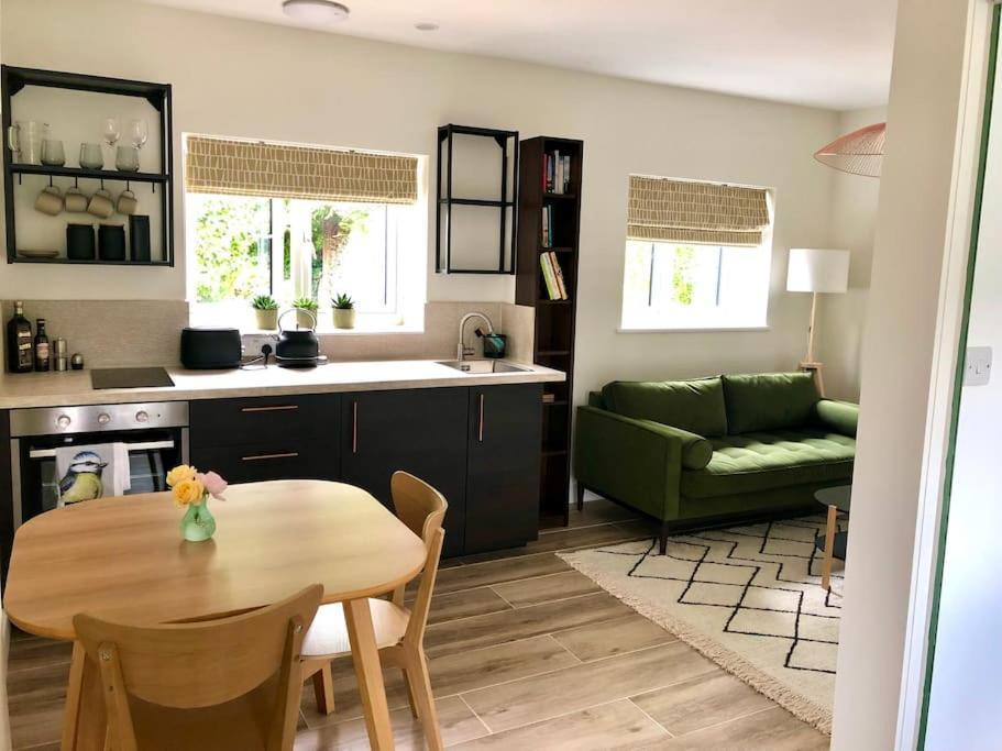 Linden Suite Goring Luaran gambar